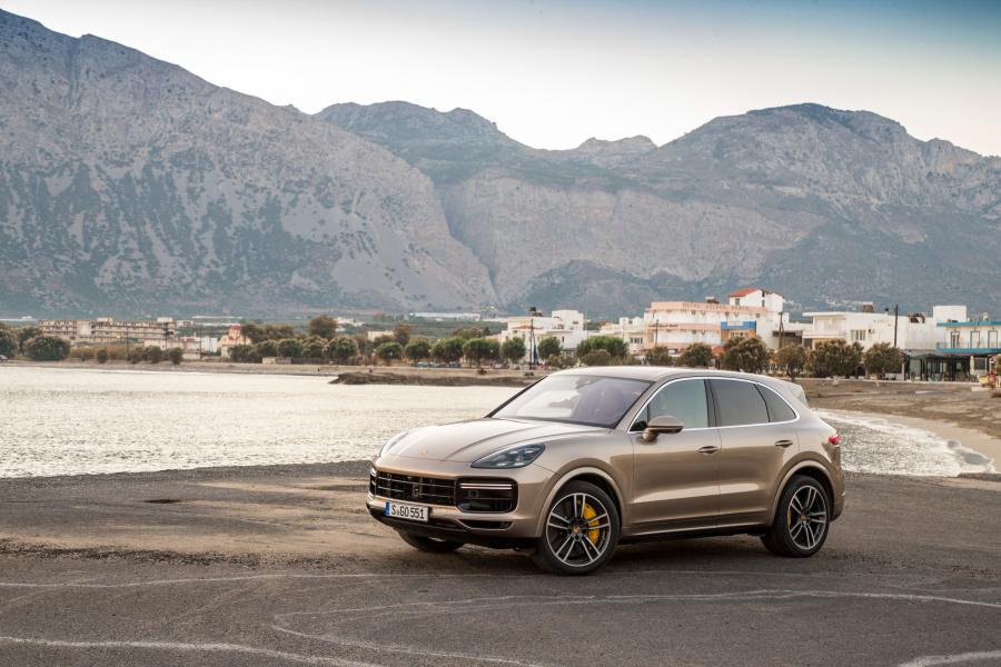  Porsche Cayenne Turbo 2017 года  (WW) (фото 10 из 45)